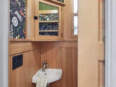 Bathroom-Remodel-Wallpaper