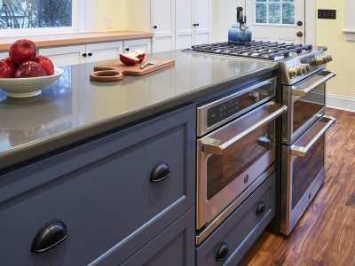 Kitchen-Remodel-Blue-Cabinets-Range