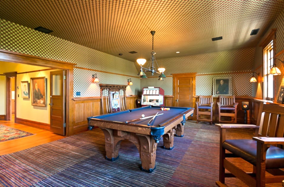 Major Billiards Room